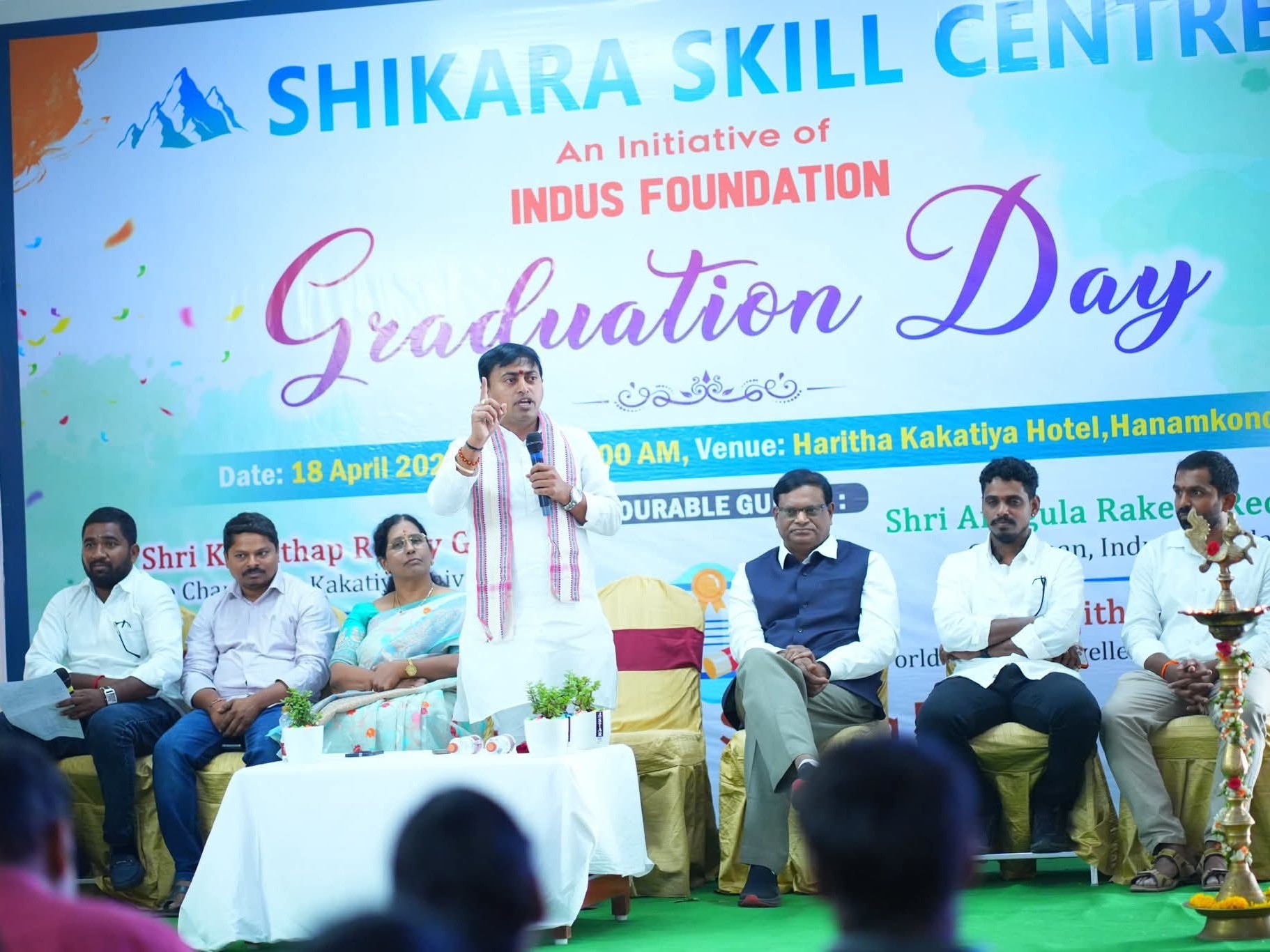 మహిళలు అన్ని రంగాల్లో రాణించాలి: రాకేష్ రెడ్డి