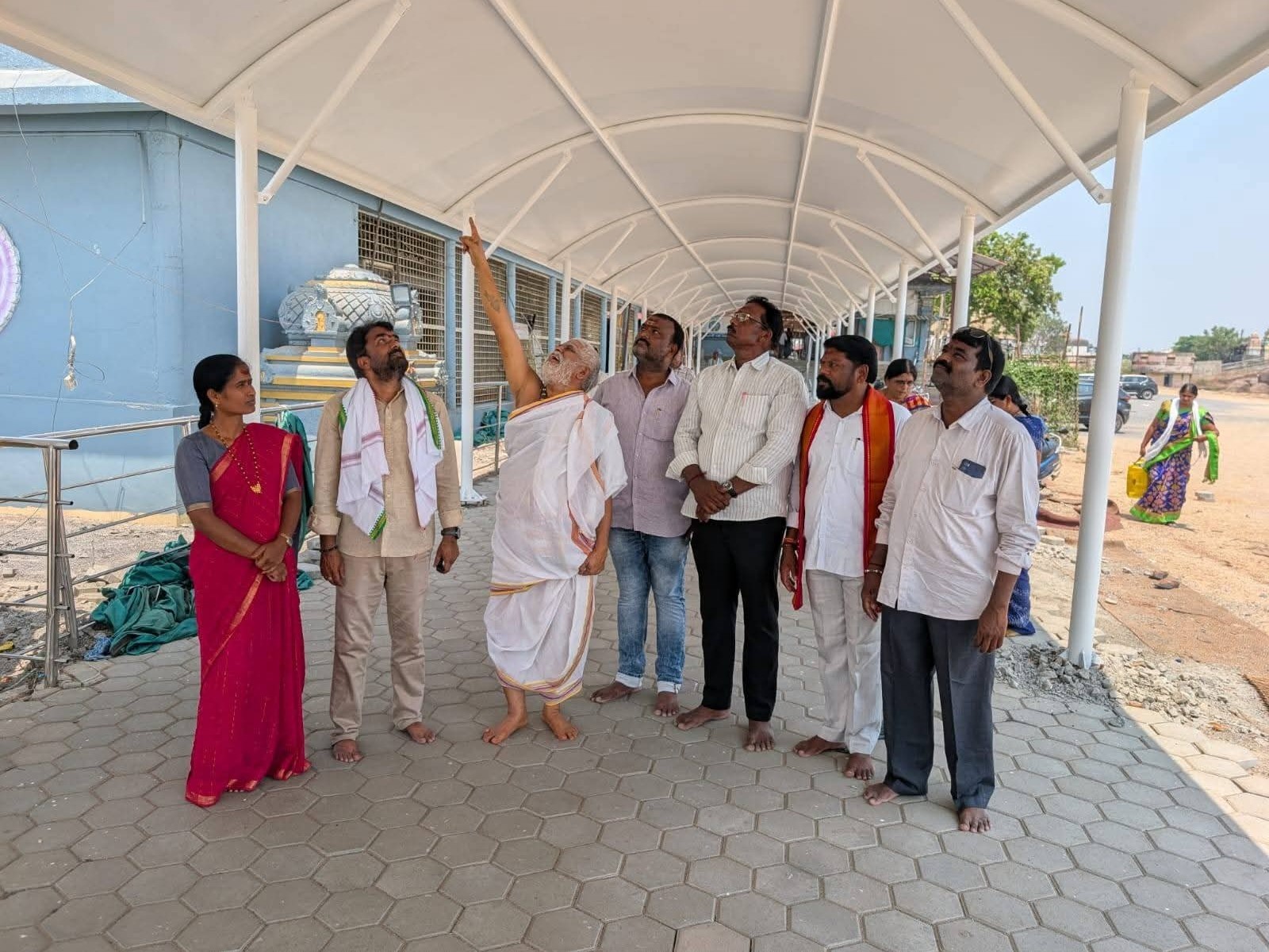 భక్తులకు ఇబ్బందులు లేకుండా టెంట్ల ఏర్పాటు..