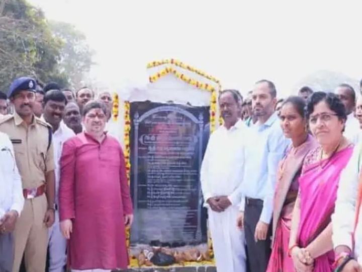 శంకుస్థాపనకే పరిమితమైన బస్టాండ్ నిర్మాణ పనులు