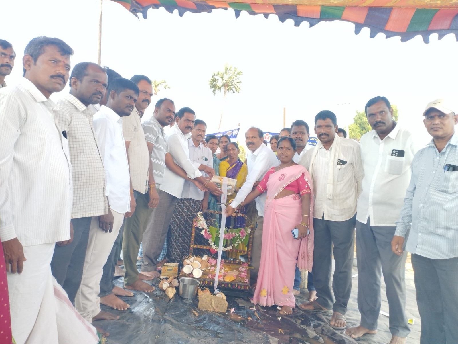 కొండూరులో యాసంగి వరి కొనుగోలు కేంద్రం ప్రారంభం