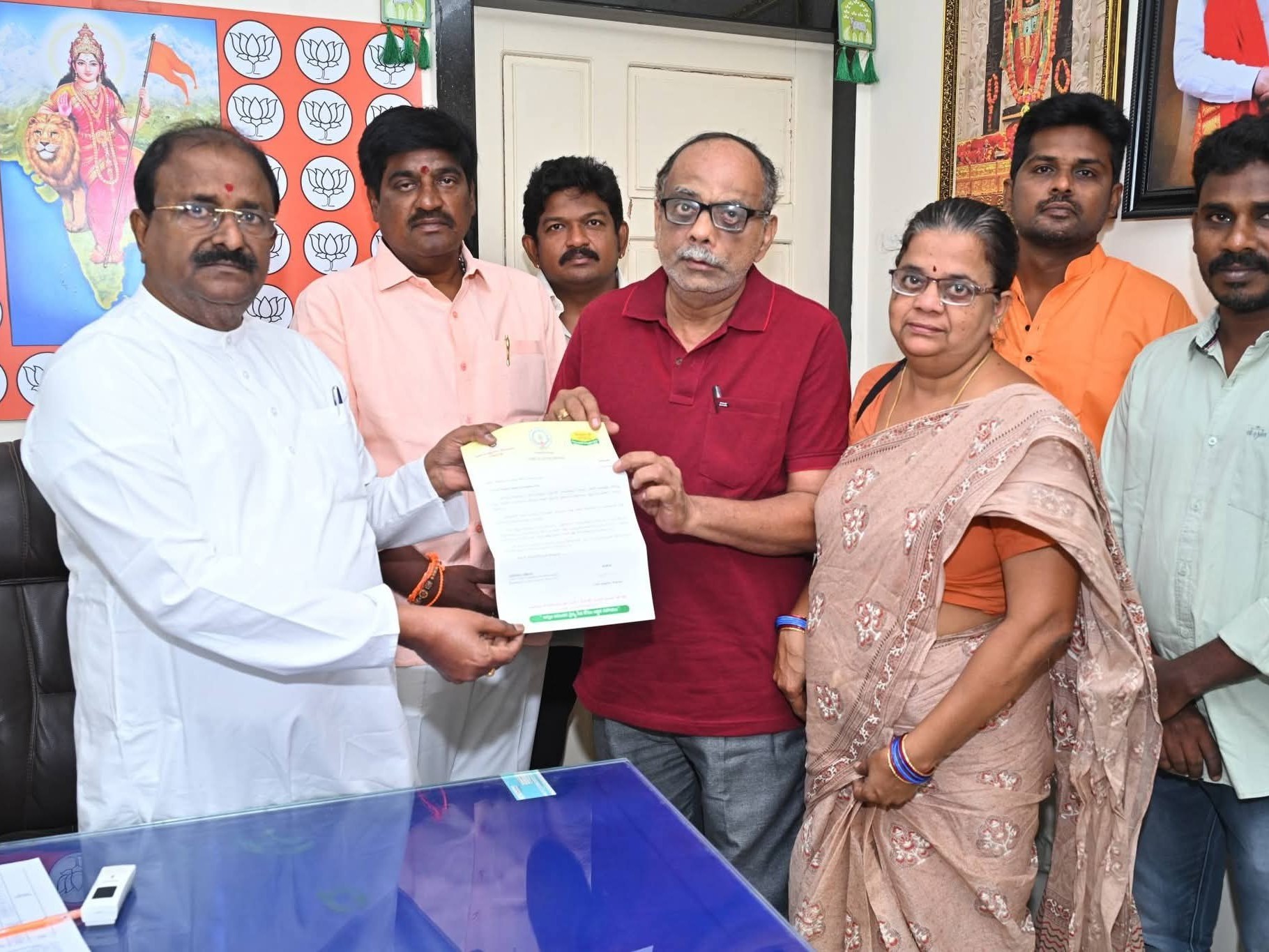 సీఎం సహాయనిధి ద్వారా పేదలకు ఆర్థిక చేయూత