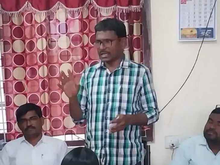 ‘నైబర్ హుడ్ కేంద్రాలను అప్పగించవద్దు’