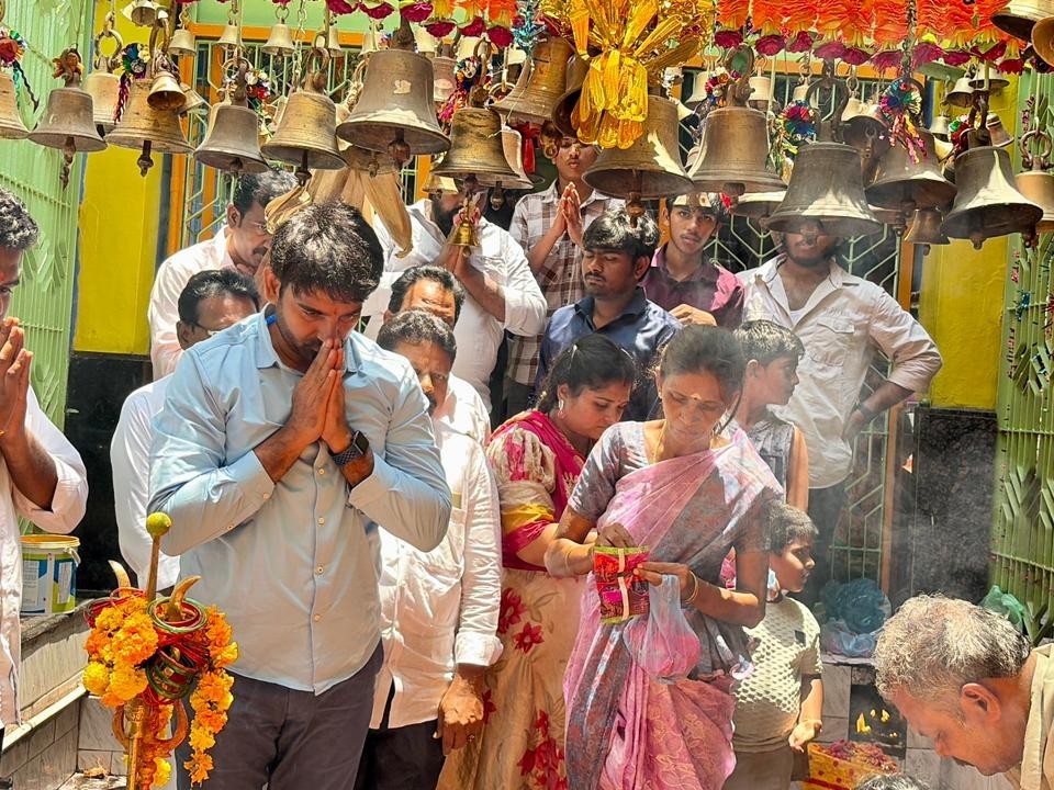 మహంకాళి అమ్మవారిని దర్శించుకున్న గజ్జల
