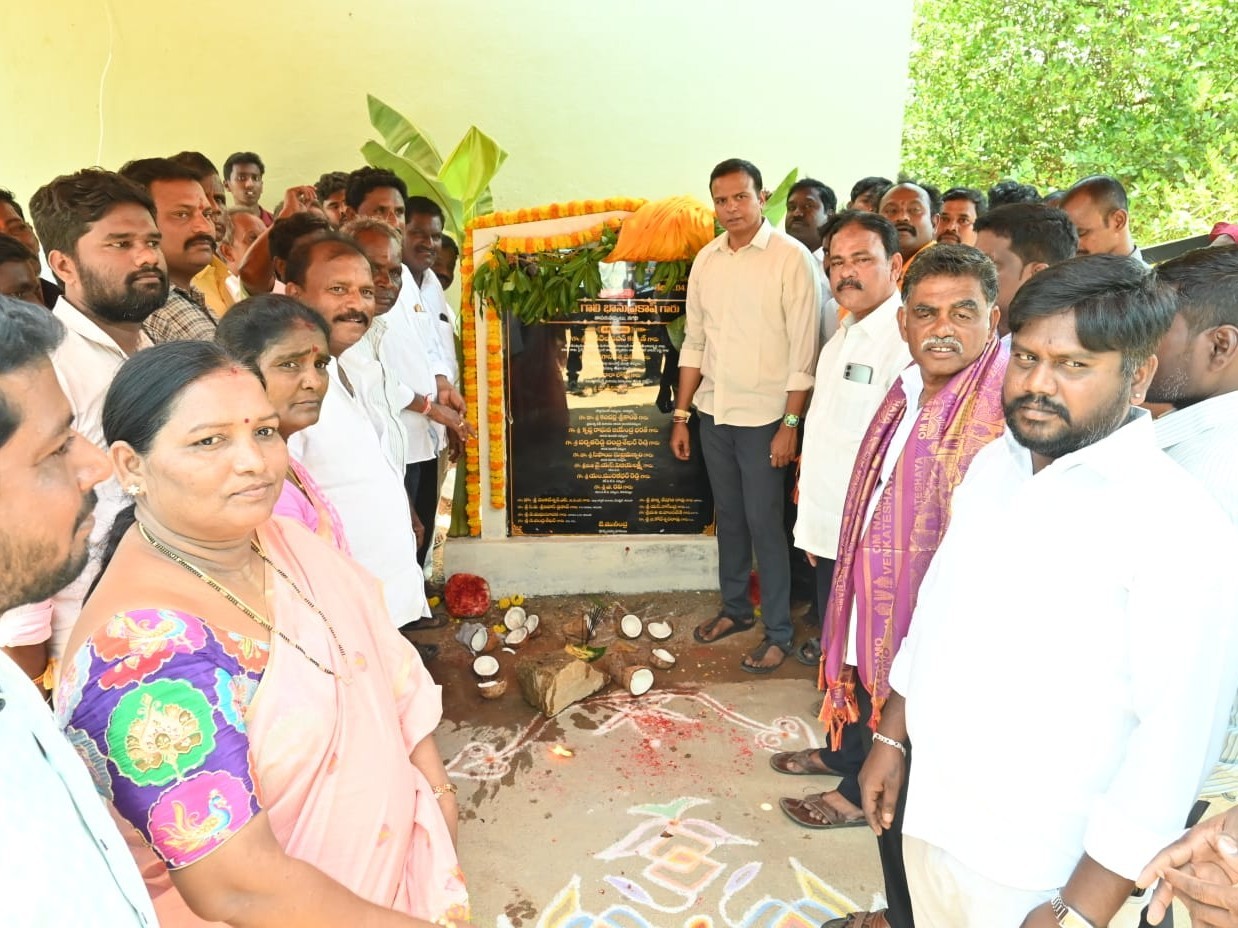 అప్పలాయగుంటలో రూ.28 లక్షల సిమెంట్ రోడ్డుకు శ్రీకారం