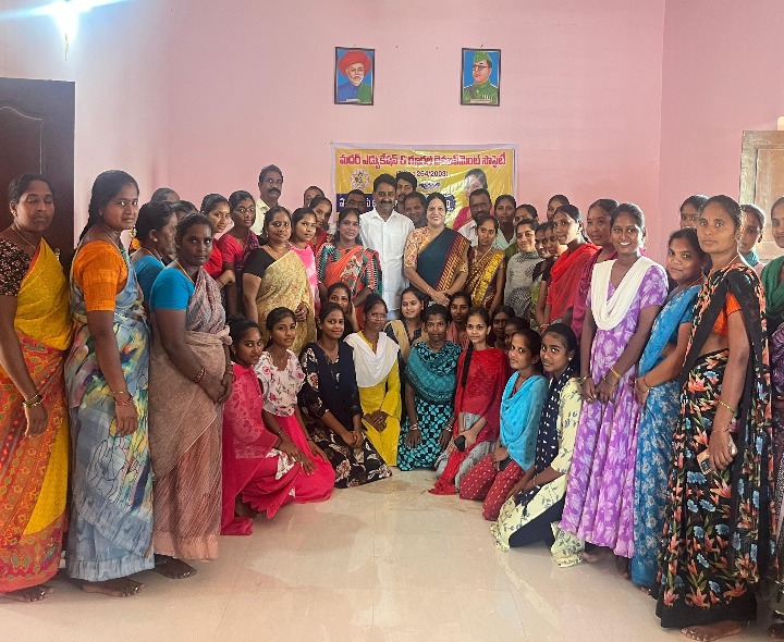 మహిళలు ఆర్థికంగా ఎదగాలి: పటేల్ రమేష్ రెడ్డి