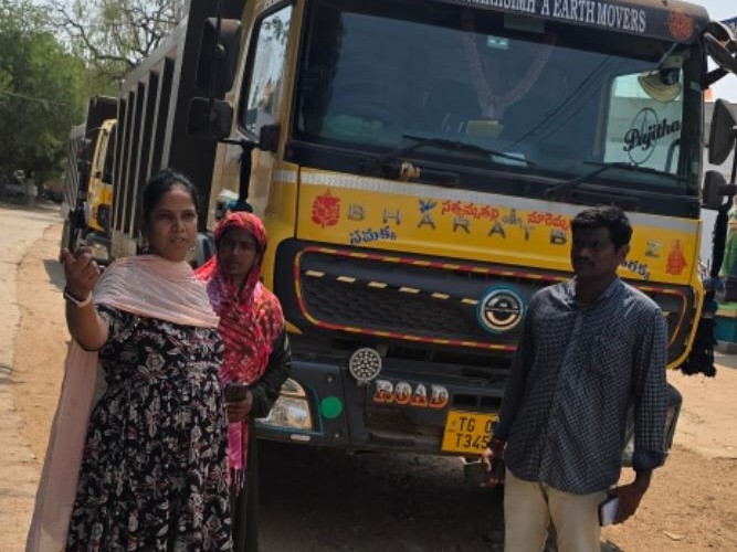 అక్రమ రవాణాకు పాల్పడితే కఠిన చర్యలు: తహసీల్దార్