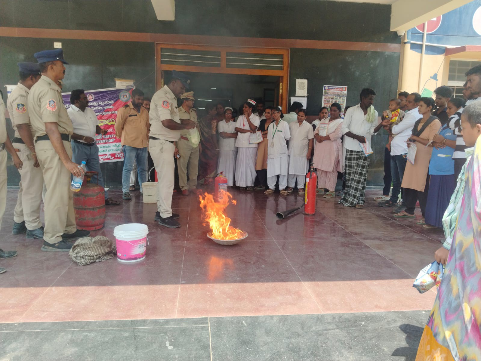 అగ్ని ప్రమాదాలపై ఆసుపత్రిలో అవగాహన