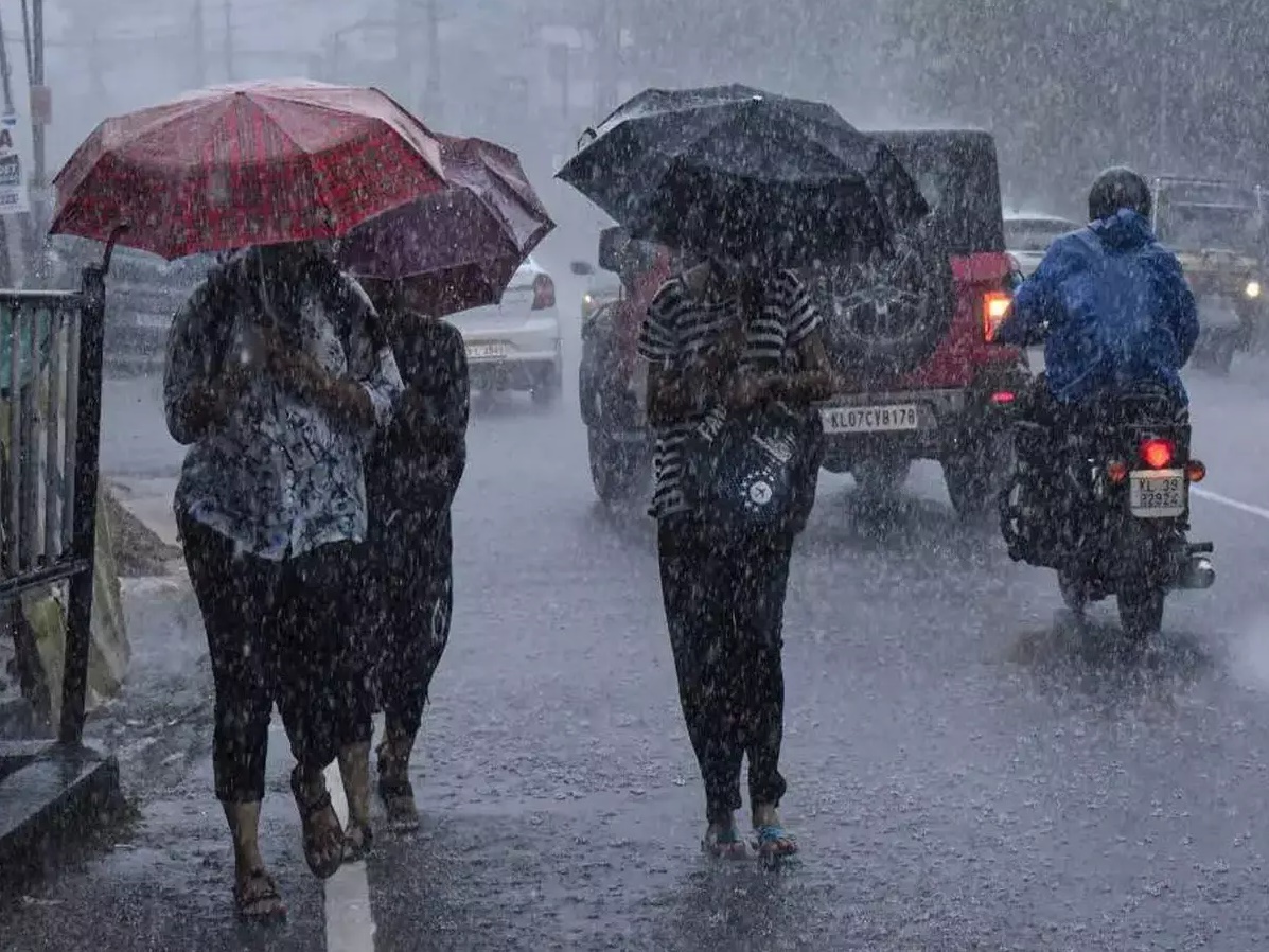 పలు ప్రాంతాల్లో భారీ వర్షం