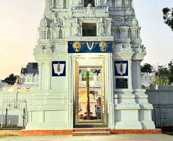 రేపు  శ్రీ మహాలక్ష్మికి విశేష పూజలు