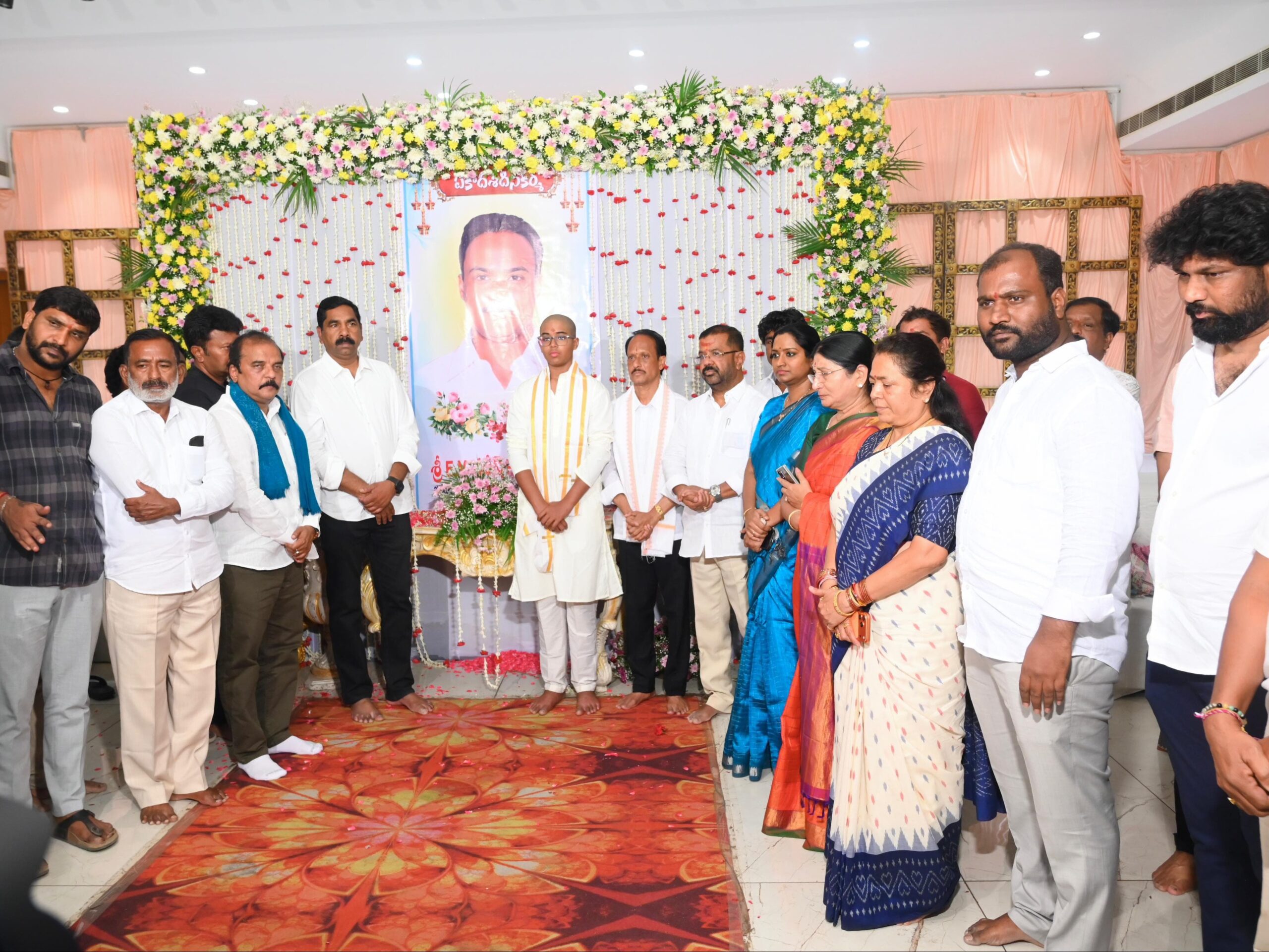 బాధిత కుటుంబాన్ని పరామర్శించిన.. MLAలు