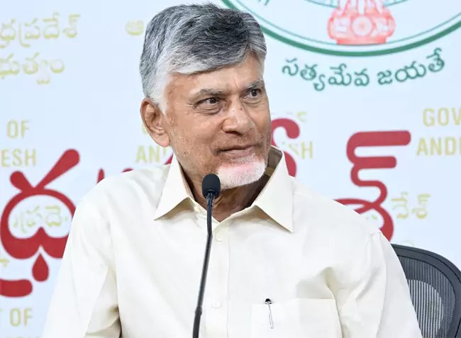 అన్ని పుష్కరిణిలను నింపాలి: చంద్రబాబు