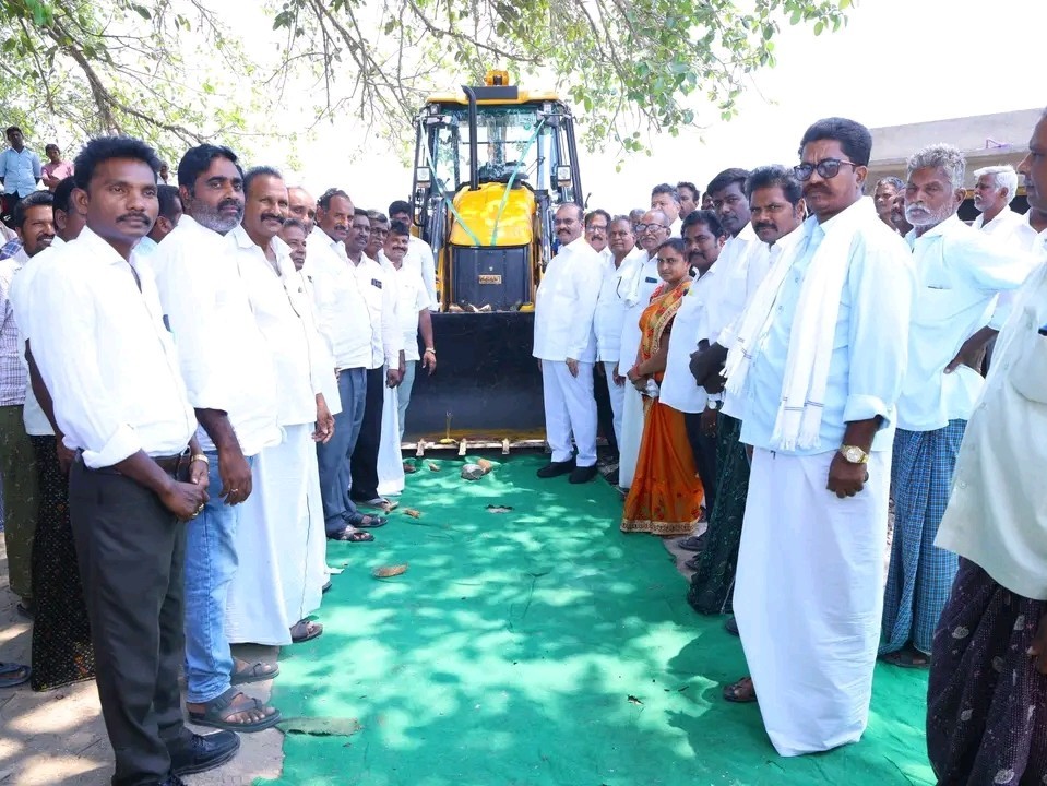 పలు అభివృద్ధి కార్యక్రమాలను ప్రారంభించిన ఎమ్మెల్యే