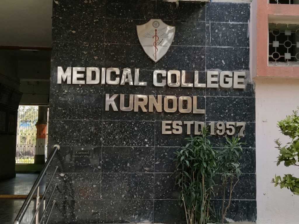 కర్నూల్ మెడికల్ కాలేజీలో ర్యాగింగ్