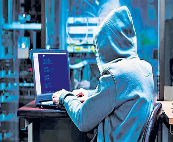 భారీ సైబర్‌ మోసాల నెట్‌వర్క్‌ గుట్టురట్టు