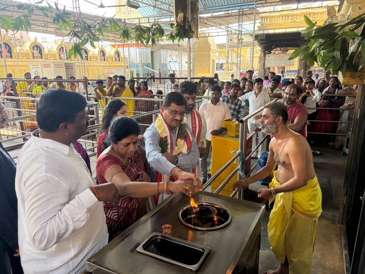 లక్ష్మీనరసింహ స్వామి ఆలయ ఆదాయం రూ.3.25 లక్షలు