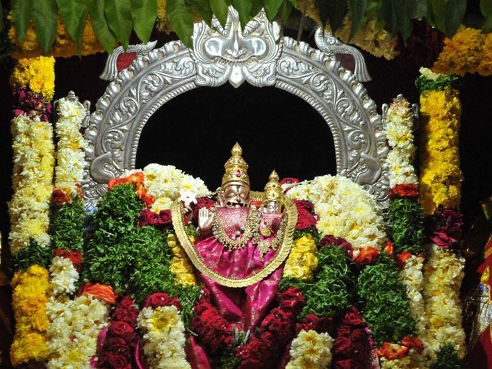 నేడు శ్రీ లక్ష్మీ నరసింహ స్వామికి చందనోత్సవం