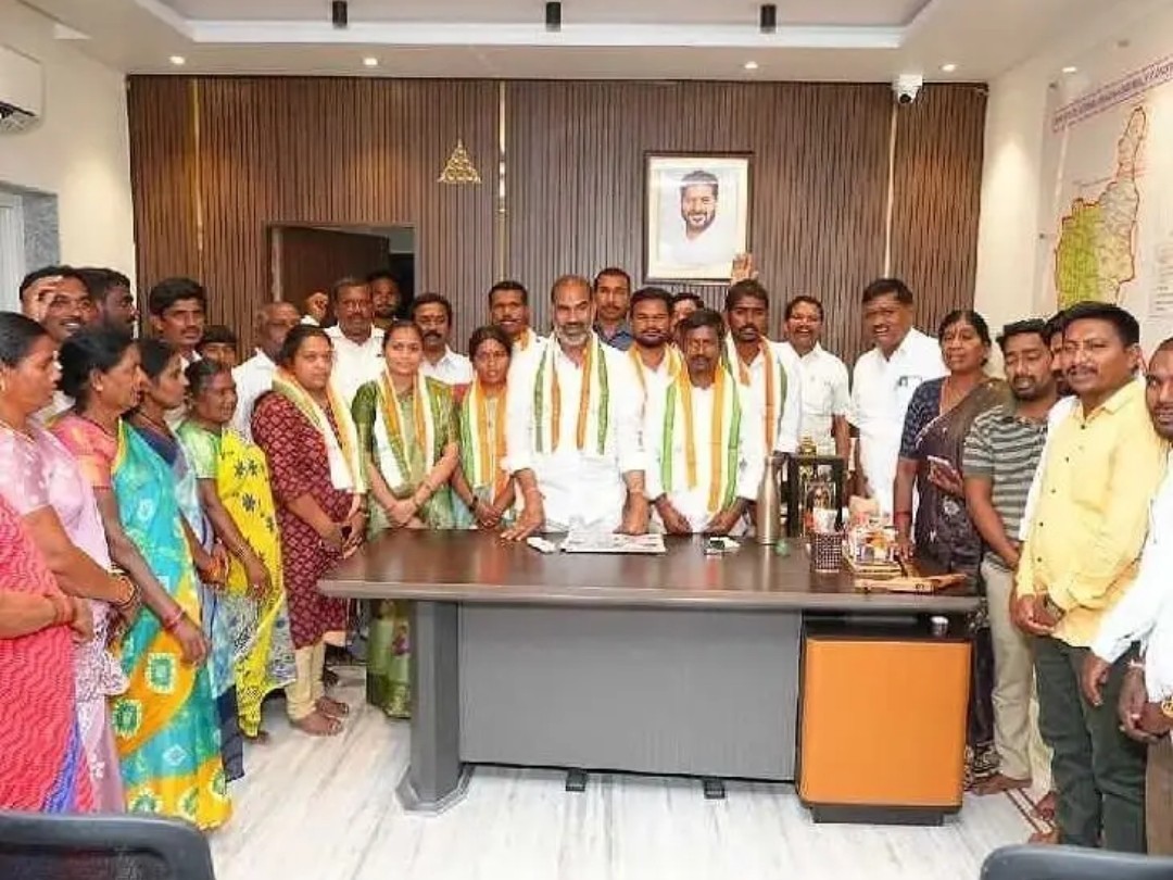 ఎమ్మెల్యే సమక్షంలో భారీగా కాంగ్రెస్‌లోకి చేరికలు