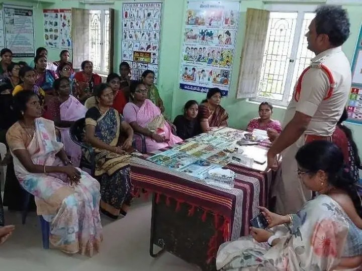 అపరిచిత వ్యక్తులకు ఇళ్లు అద్దెకు ఇవ్వొద్దు: ఎస్సై