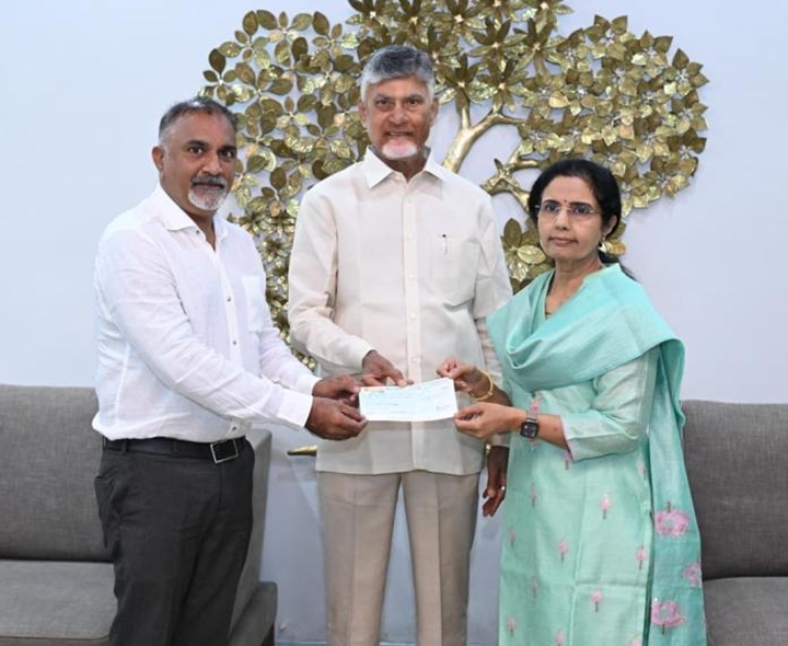 చంద్రబాబు బర్త్ డే.. భువనేశ్వరి గిఫ్ట్