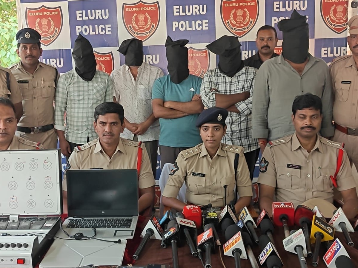 బెట్టింగ్ ముఠాలో పట్టుబడింది వీరే..!