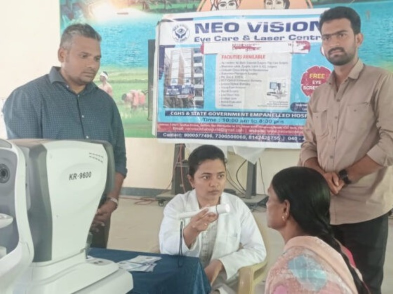 ఉచిత కంటి పరీక్షలను సద్వినియోగం చేసుకోవాలి: డా. మౌనిక