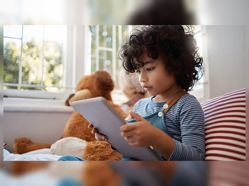 స్మార్ట్‌ఫోన్ల ప్రభావం.. చిన్నారుల్లో చికాకు, నిద్రలేమి