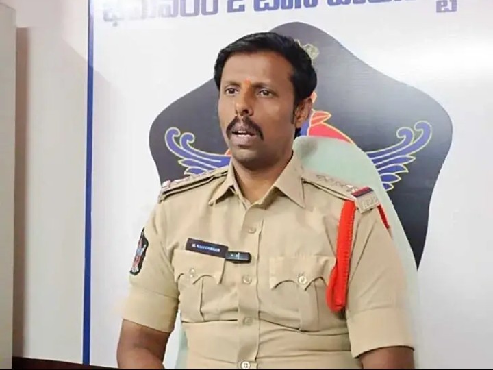 భీమవరంలో క్రికెట్ బెట్టింగ్ ముఠా అరెస్ట్