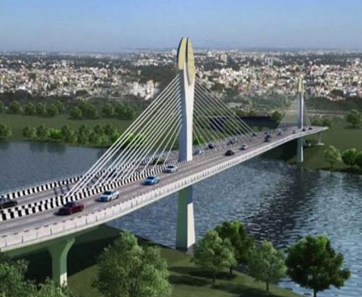 కేబుల్ బ్రిడ్జిపై హిట్ అండ్ రన్