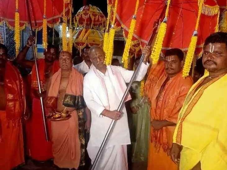 మల్దకల్ ఆలయానికి గొడుగుల విరాళం