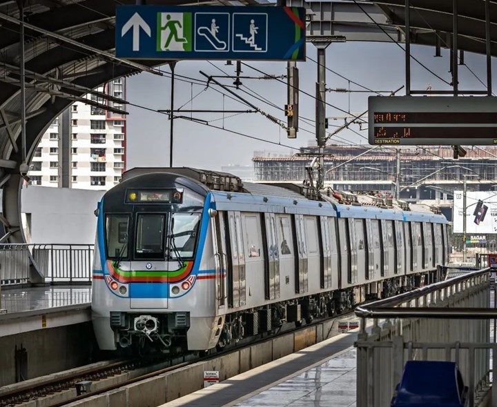 మెట్రో ప్రయాణికులకు అదిరిపోయే శుభవార్త