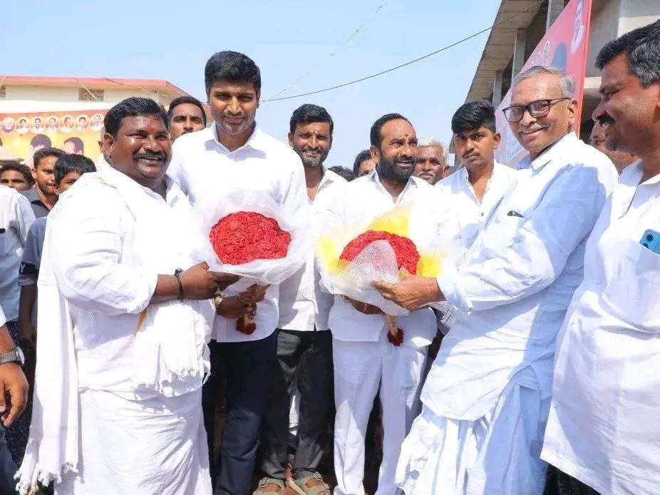 డైనింగ్ హాల్ ప్రారంభించిన ఎంపీ