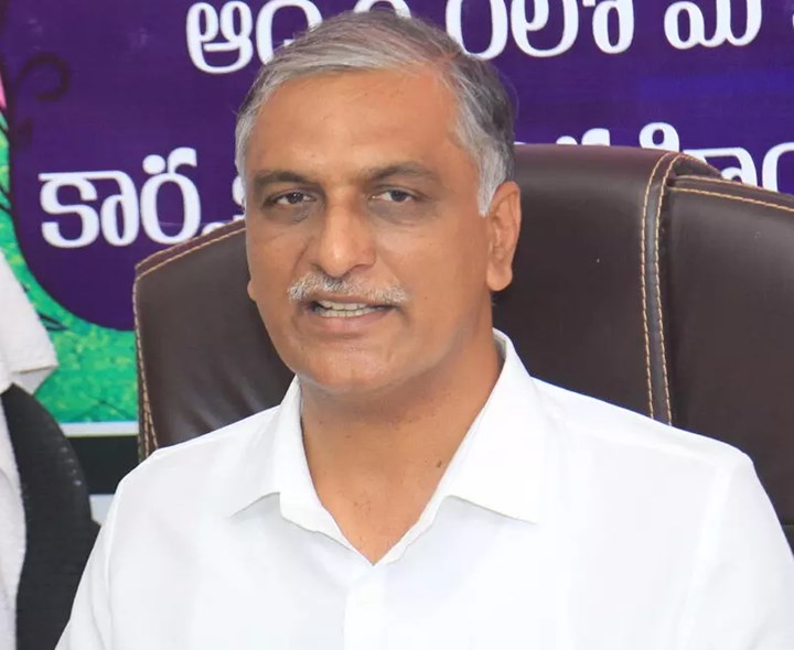 హుటాహుటిన ఢిల్లీ వెళ్లిన హరీష్ రావు