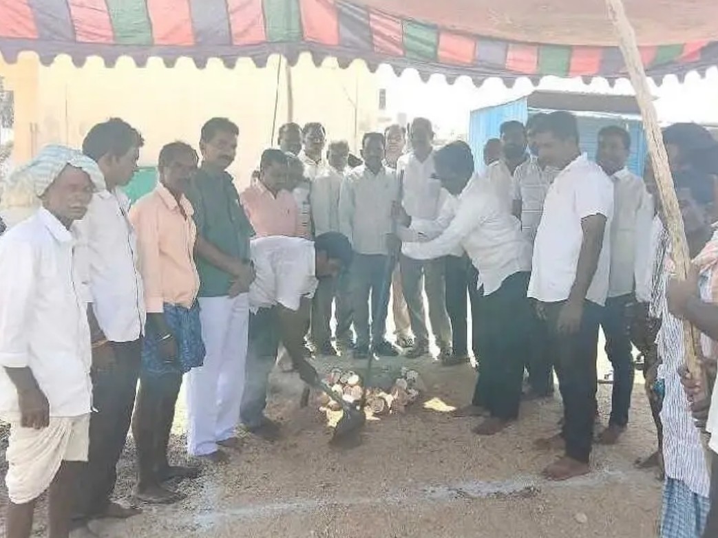 పోచమ్మ దేవాలయ నిర్మాణానికి భూమి పూజ