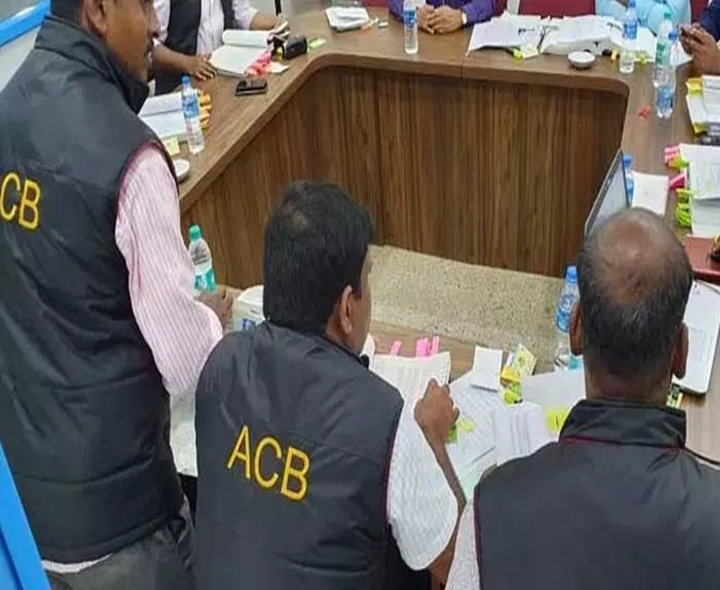 బాలుర వసతిగృహాల్లో ACB తనిఖీలు
