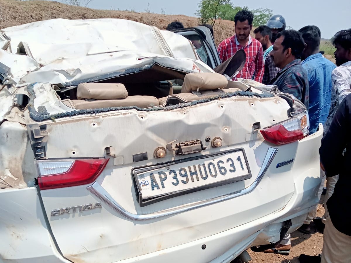 నేషనల్ హైవేపై రోడ్డు ప్రమాదం