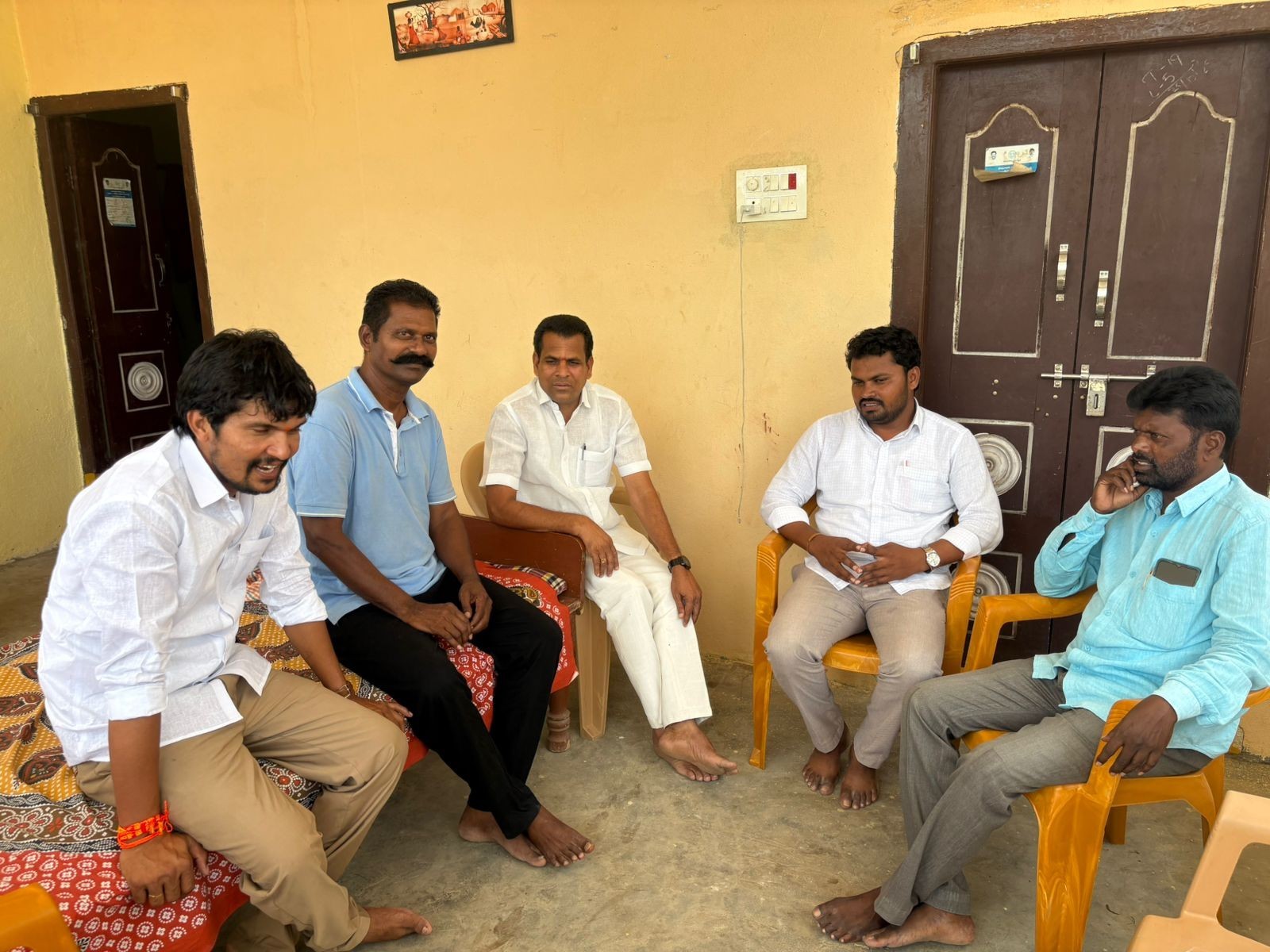 గుట్టయ్య గౌడ్‌ను పరామర్శించిన AMC వైస్ ఛైర్మన్