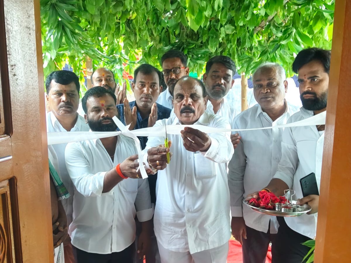 పేదవారి సొంతింటి కల ప్రభుత్వ లక్ష్యం: ఎమ్మెల్యే