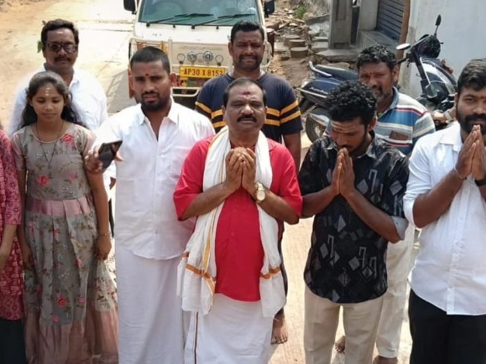 డిప్యూటీ సీఎం త్వరగా కోలుకోవాలని పూజలు