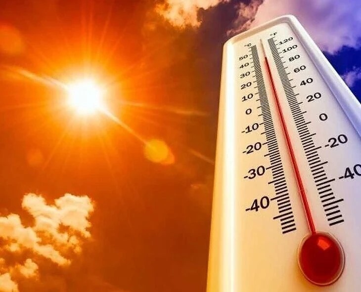 రాష్ట్రంలో ఓవైపు ఎండలు.. మరోవైపు వర్షాలు