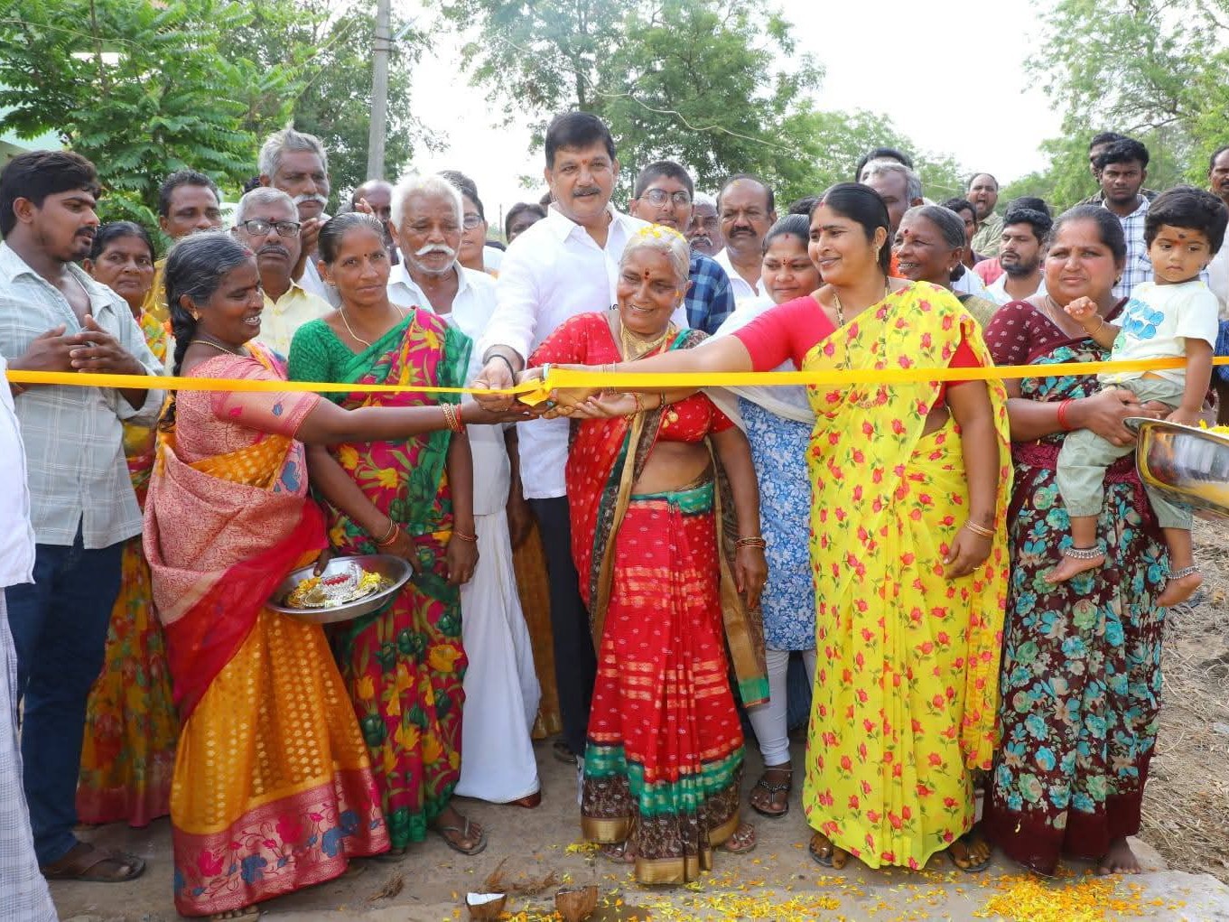 వీరనాయకుని పాలెంలో అభివృద్ధి పనులకు శ్రీకారం