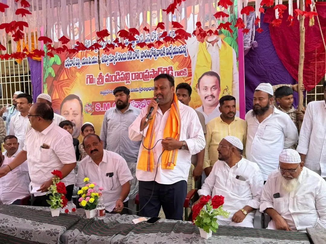 మంత్రిని సన్మానించిన ఉపాధ్యాయులు