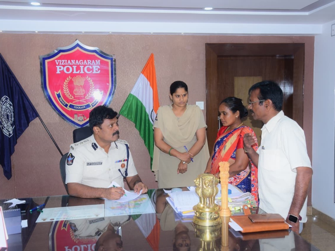 పీజీఆర్ఎస్‌కి 27 ఫిర్యాదులు