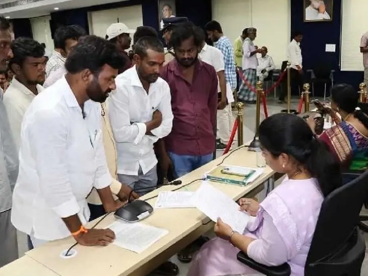 కుల బహిష్కరణకు గురి చేశారని ఫిర్యాదు