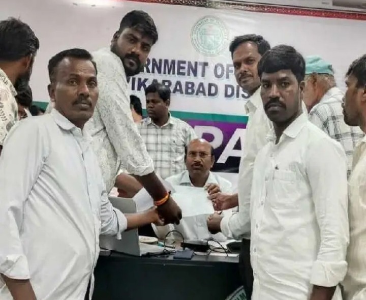 ఉప సర్పంచ్ ప్రవర్తనపై కలెక్టర్‌కు ఫిర్యాదు