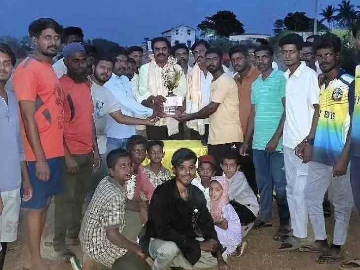 బండ తిప్పనపల్లి ప్రీమియర్ లీగ్ విజేత అస్లాం 11 టీం