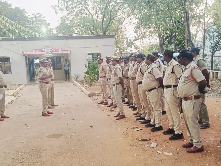 వలేటివారిపాలెంలో కార్డాన్ సెర్చ్