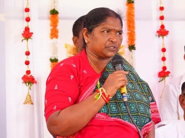 కేసీఆర్ వ్యాఖ్యలను ఖండించిన సీతక్క