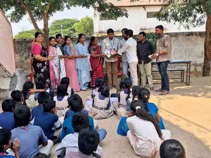 ప్రతిభ చూపిన విద్యార్థికి సన్మానం