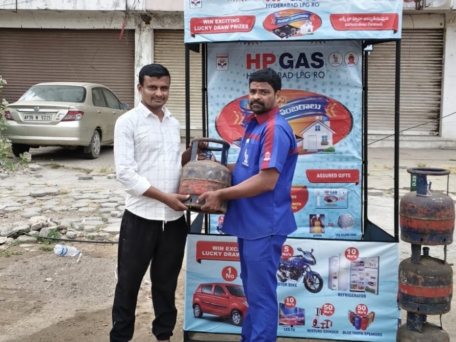 కియోస్క్ సర్వీసుల ద్వారా సిటీలో 5KG సిలిండర్ల పంపిణీ