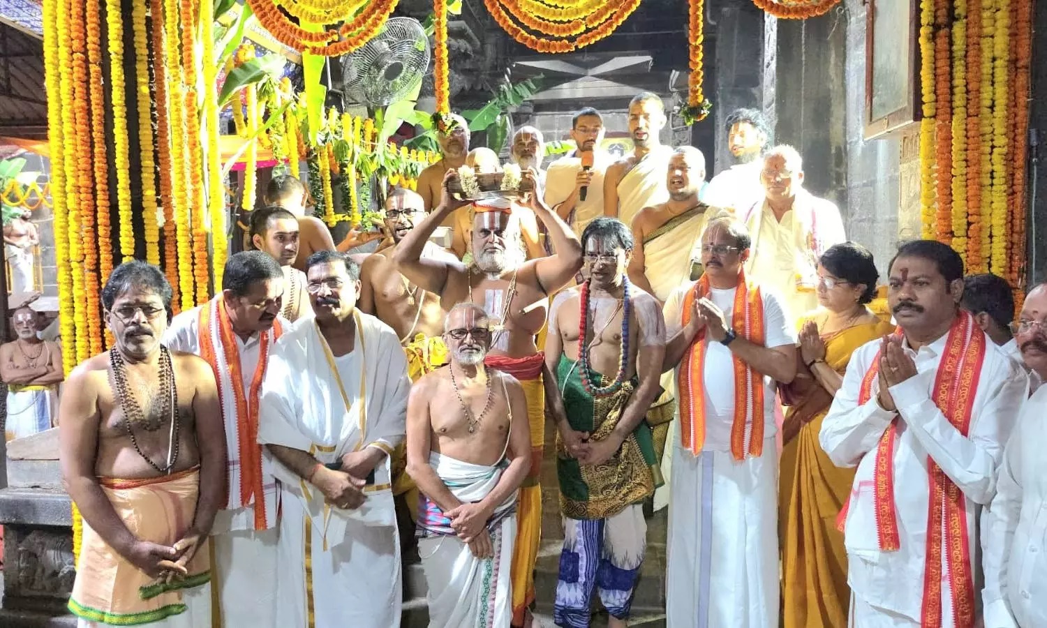 సింహాచలంలో ముగిసిన చందనోత్సవం